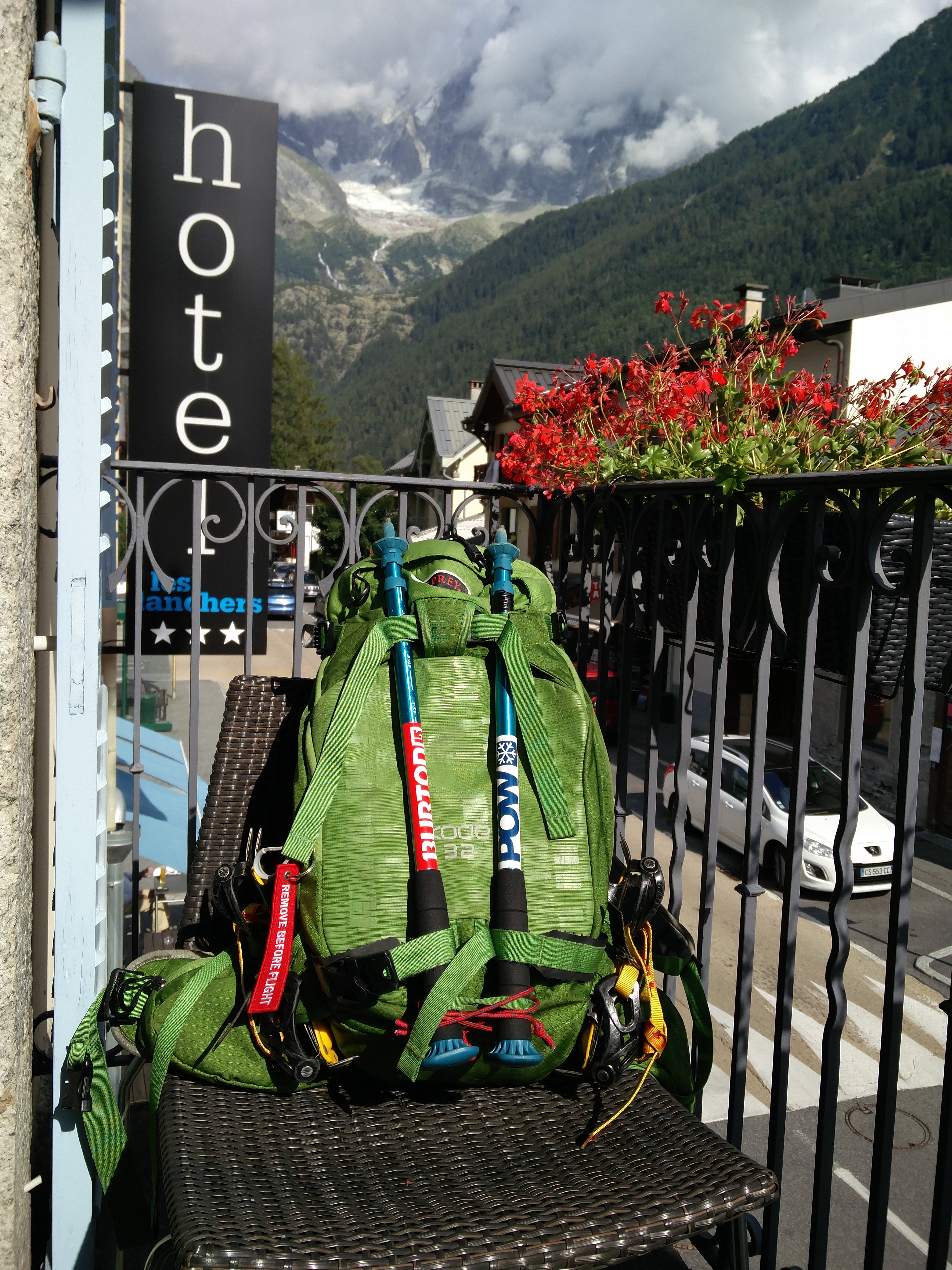How and what to pack for climb Mont Blanc. Packing list essentials ...